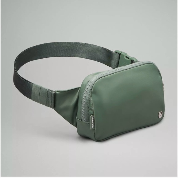 Everywhere Belt Bag - Picture 3 of 5